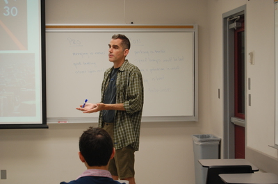 IGERT Advisor, Phil Collins, teaching during the 2011 IGERT LifeChips BootCamp